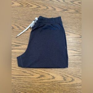 EUC Vuori Women’s performance joggers, size Medium, Midnight Heather